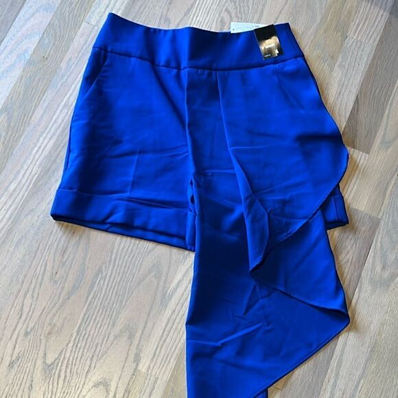 New York & Company Asymmetrical Drape-Front Short NWT - Picture 4 of 4